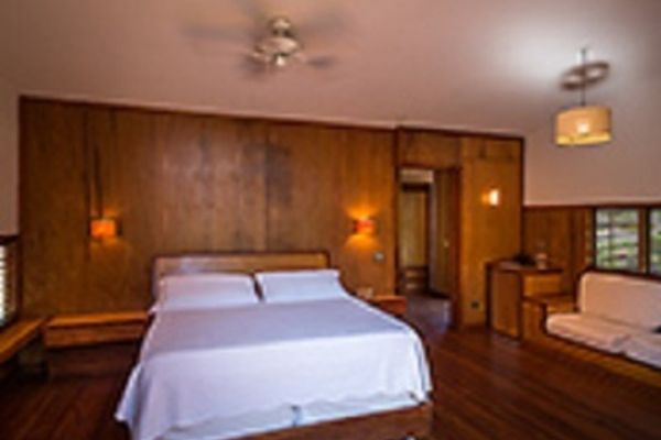 Turtle Inn (Placentia Village)